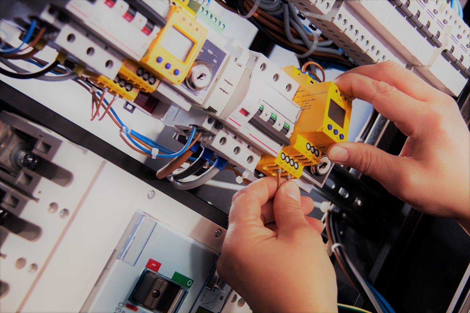 Advanced Electrical Technician • Electrical Training Courses Online